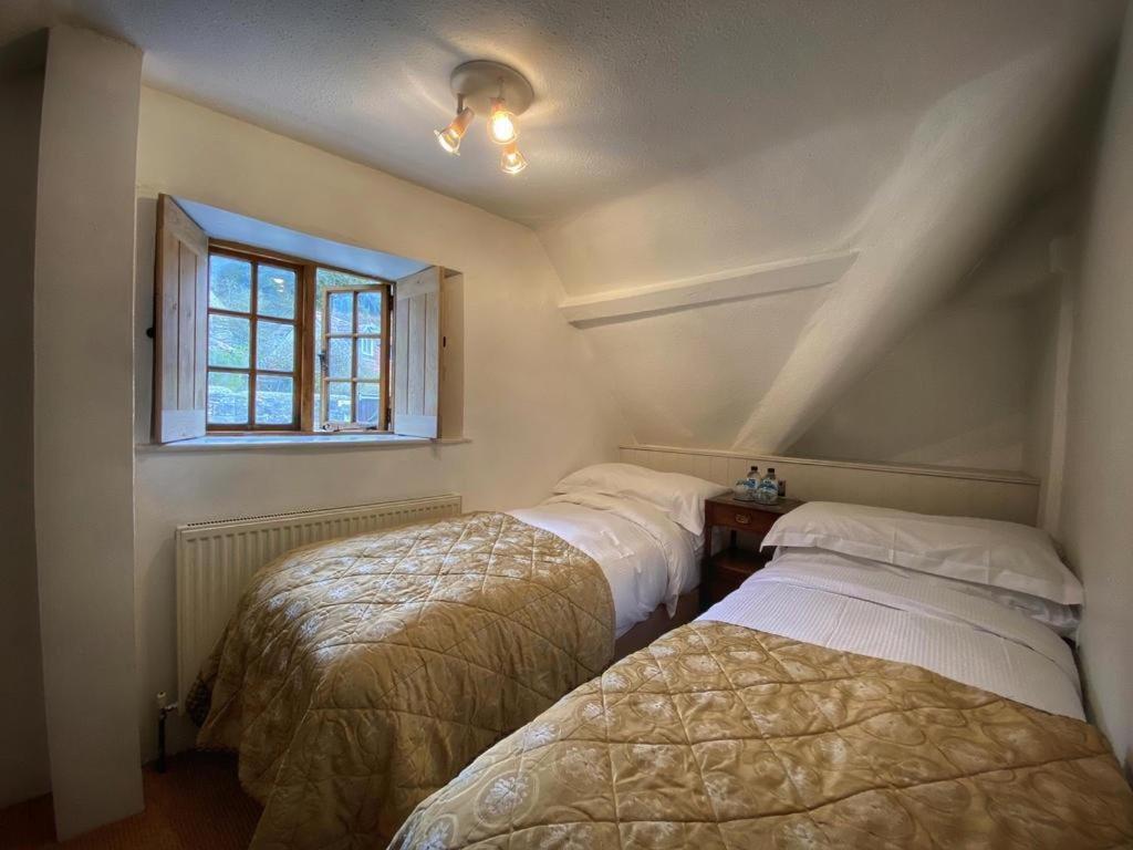 Baker'S Cottage Касъл Комб Екстериор снимка